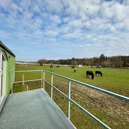 Glamping - Stylova Maringotka V Srdci Ladova Kraje, Pobliz Hlavniho Mesta Prahy Stribrna Skalice Экстерьер фото
